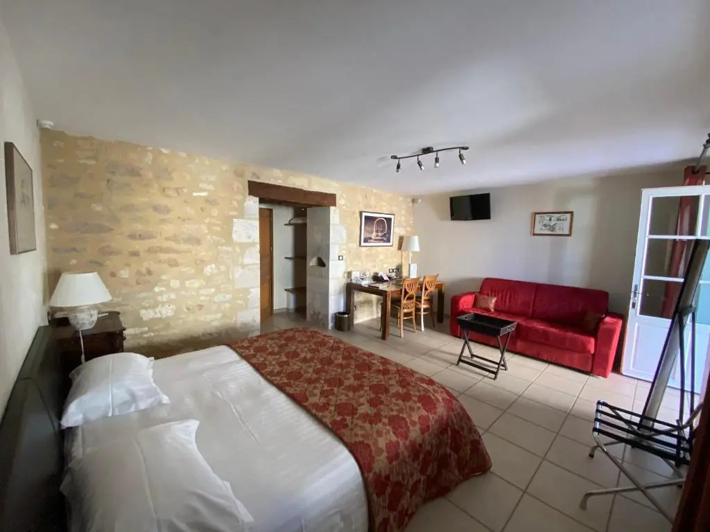 Double Suite (full double bed)
