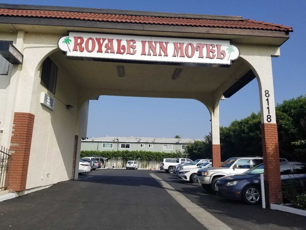Royale Inn Motel image
