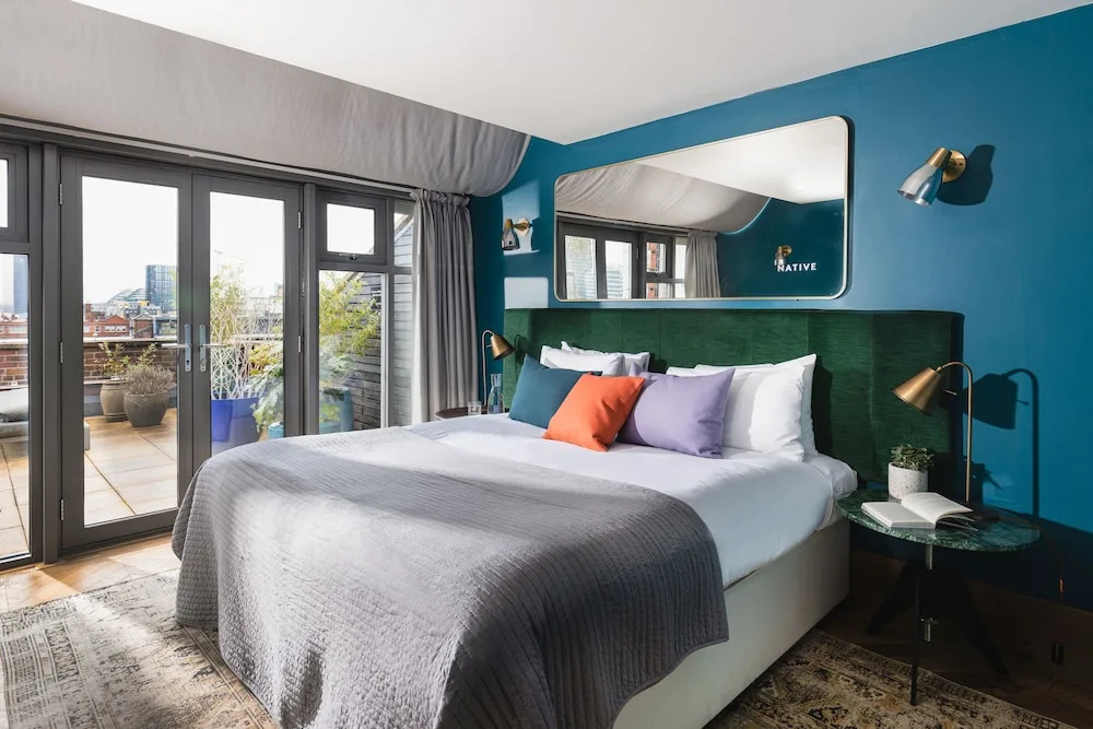 2 Bedrooms Penthouse Apartment