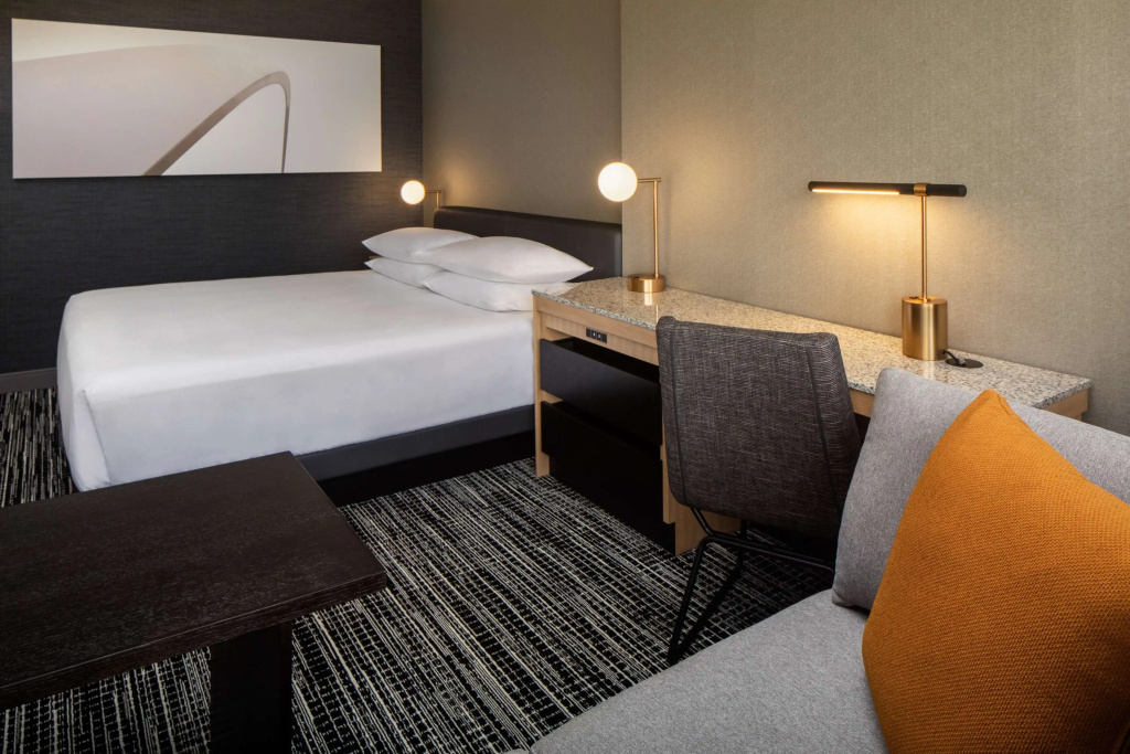 Double room (full double bed)