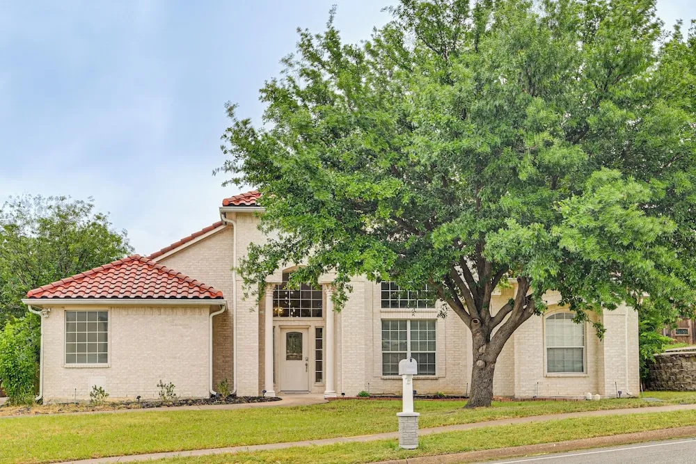 Fire Pit + Spacious Yard: Irving Family Home