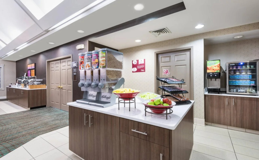 Food & Beverage