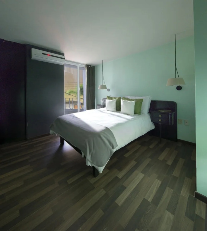 標準四人房,雙人床