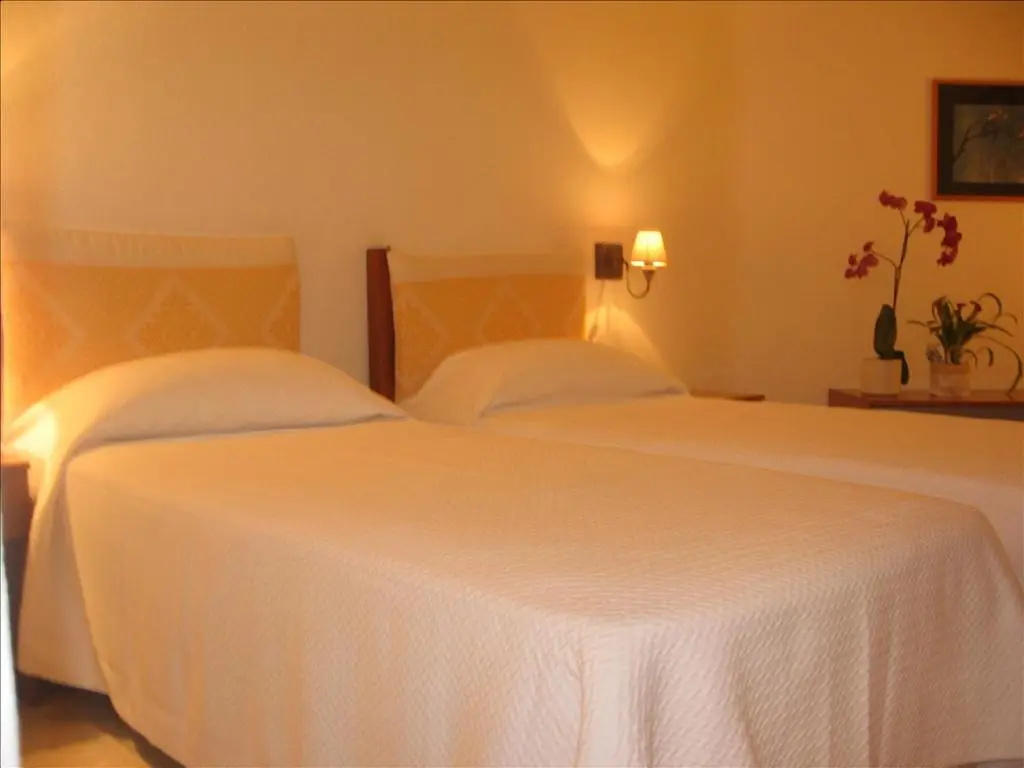 Standard Triple room with sea view