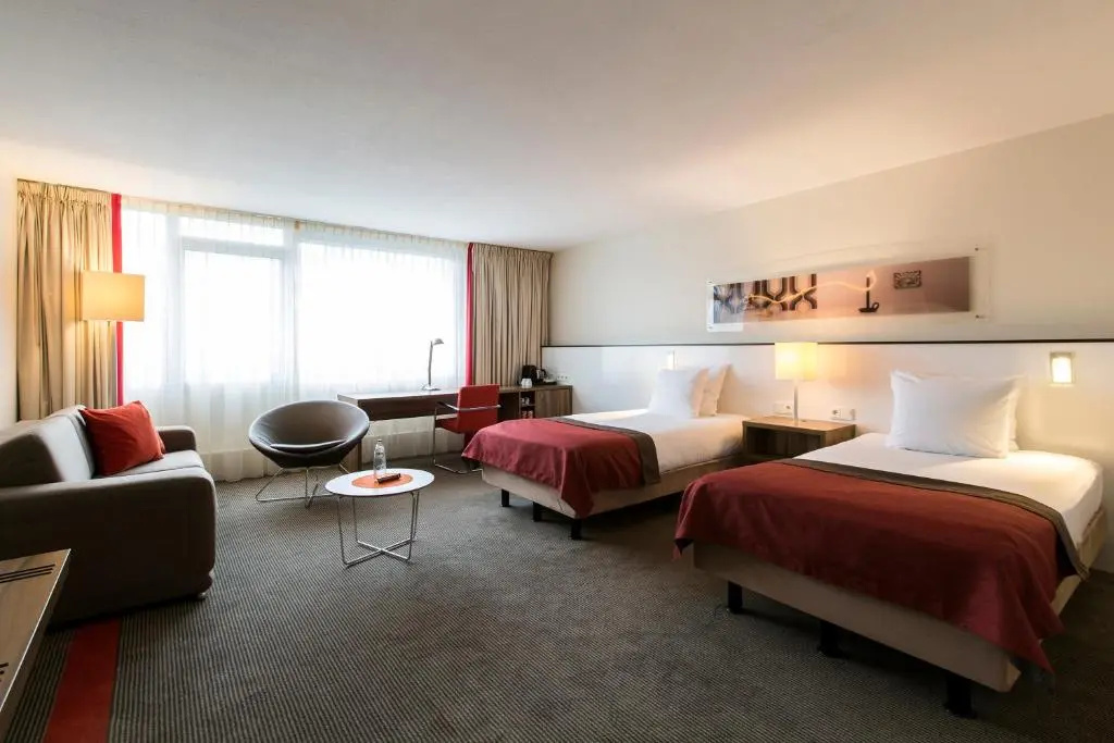 Double Suite (twin beds)