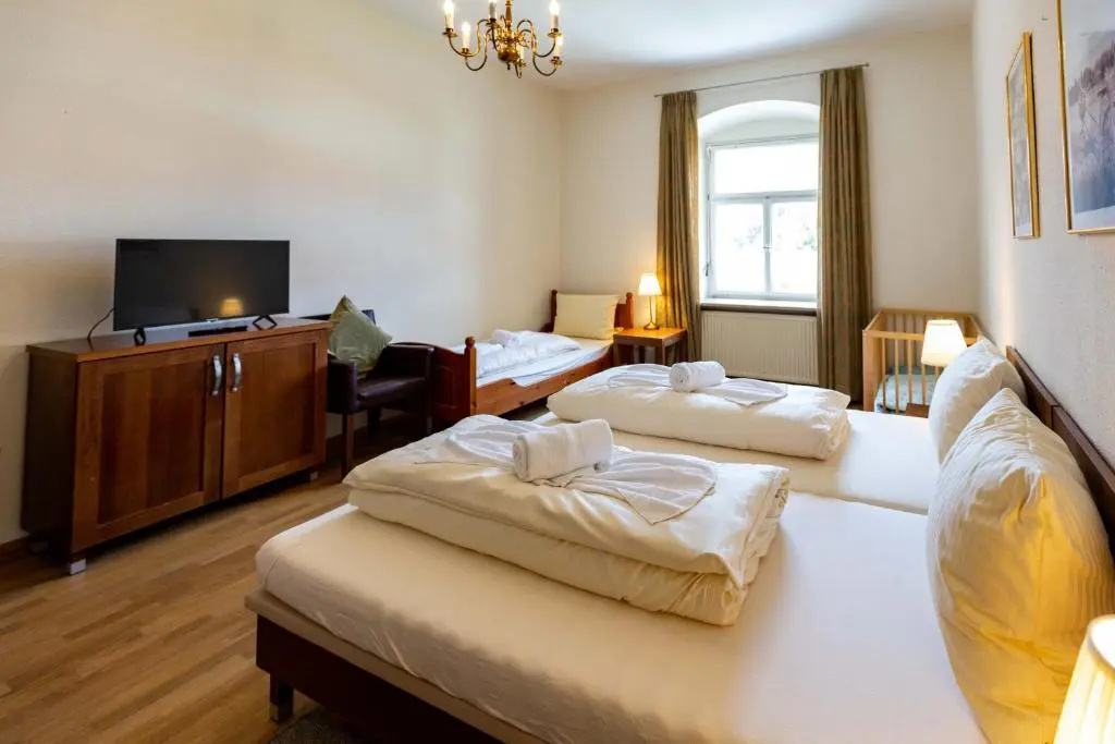 Standard Double room (full double bed)