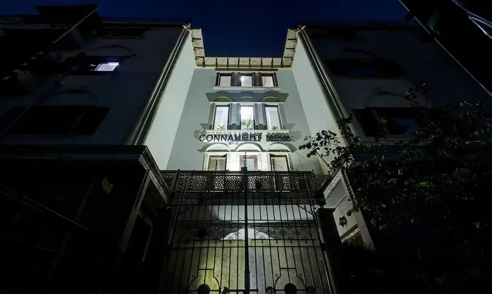 Connaught Mews Stallen Apartments