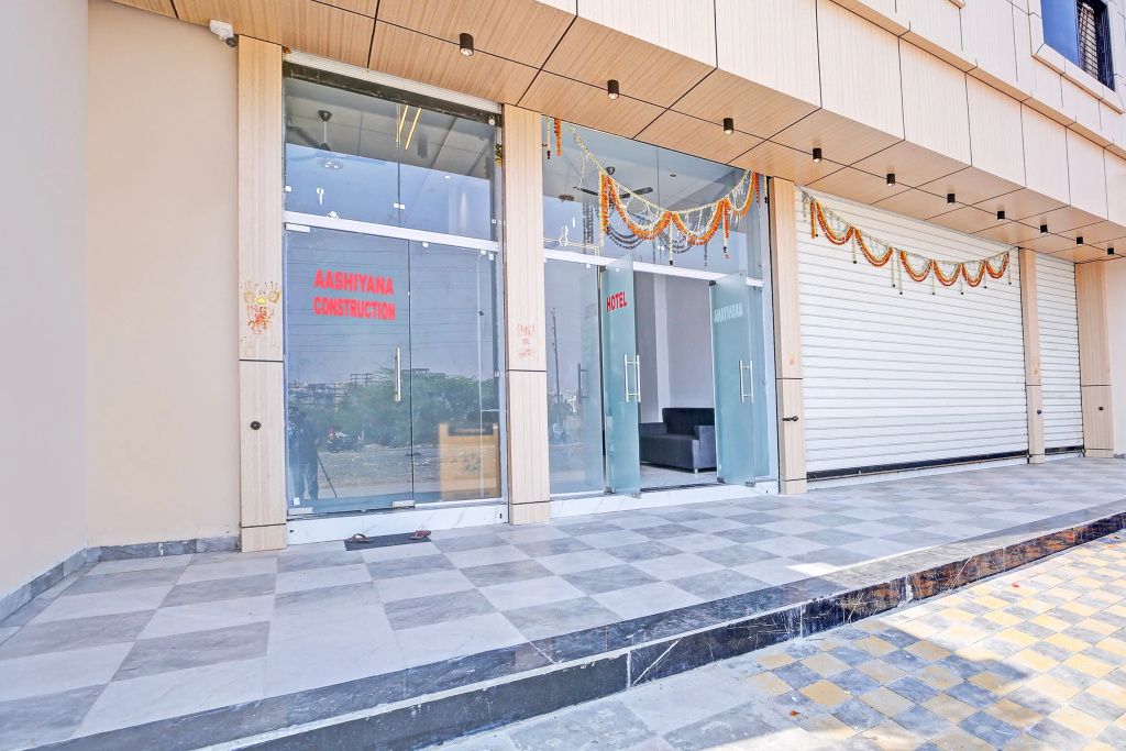 Super Townhouse Oak Aurobindo Hospital Formerly Hotel Aashiyana - фото 3