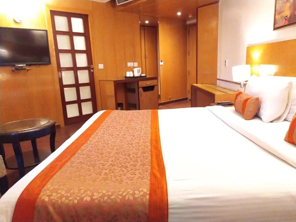 Executive Double room (full double bed)