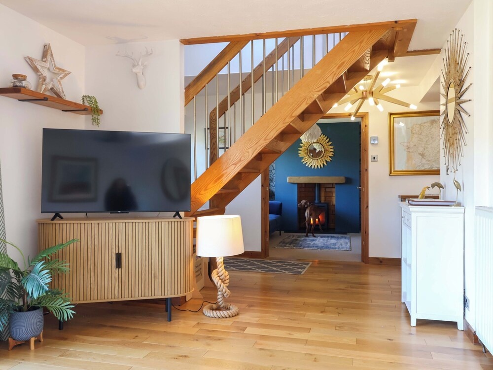 Hillsview — 4