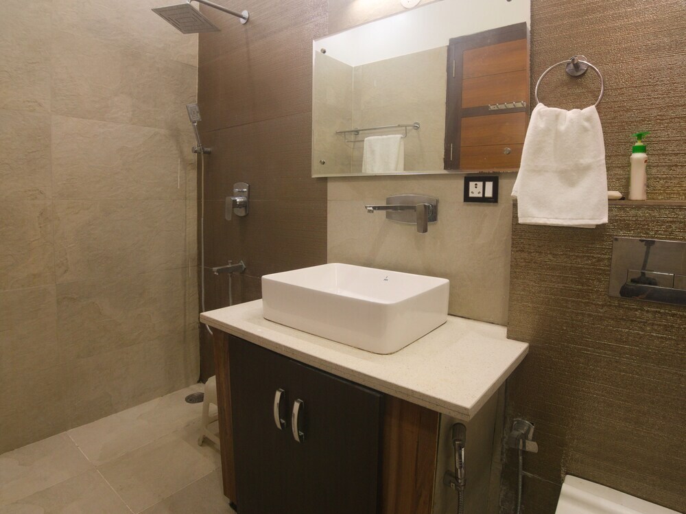 Отель Cozy Stay 01 - Elegant Private Room By Wanderlust, фото 8