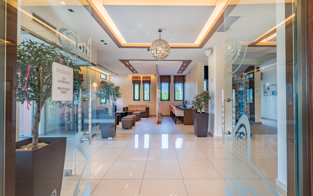 Lobby & Reception