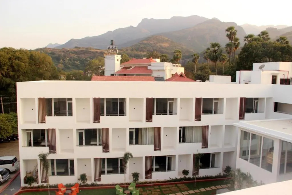 Deluxe Double room (full double bed)