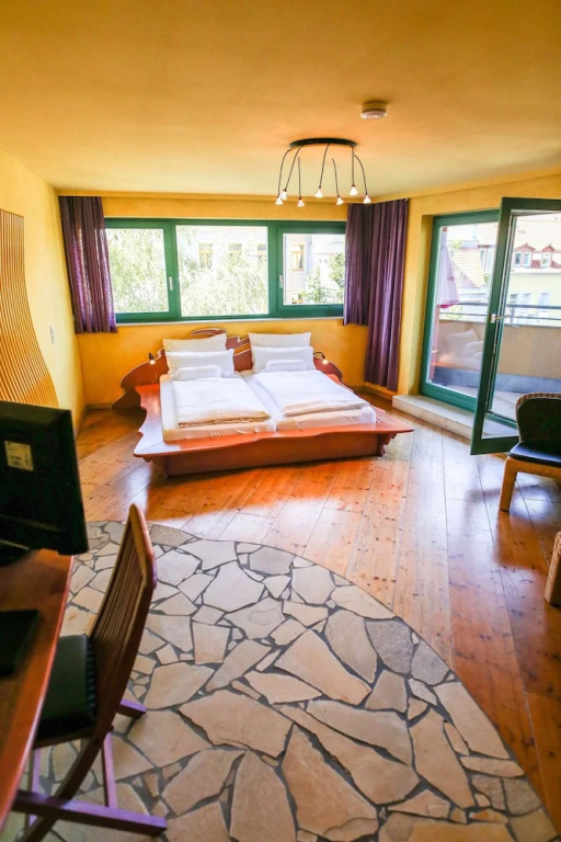Standard Double room with balcony (full double bed)