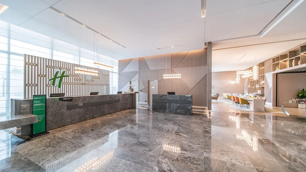Lobby & Reception
