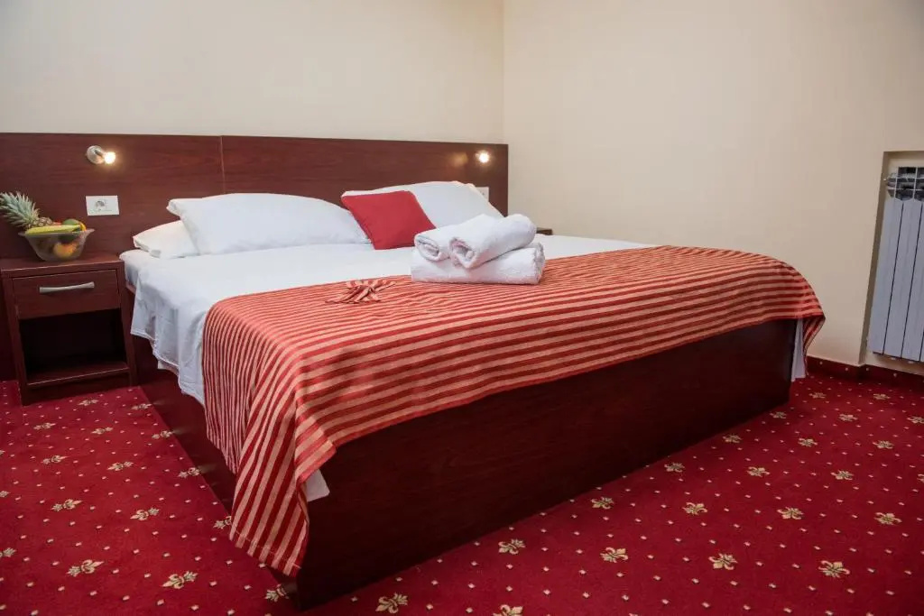 Standard Double room (full double bed)