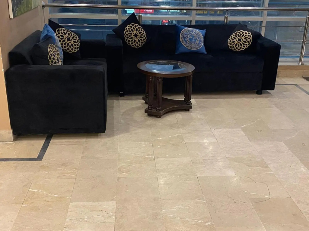Hotel Holiday