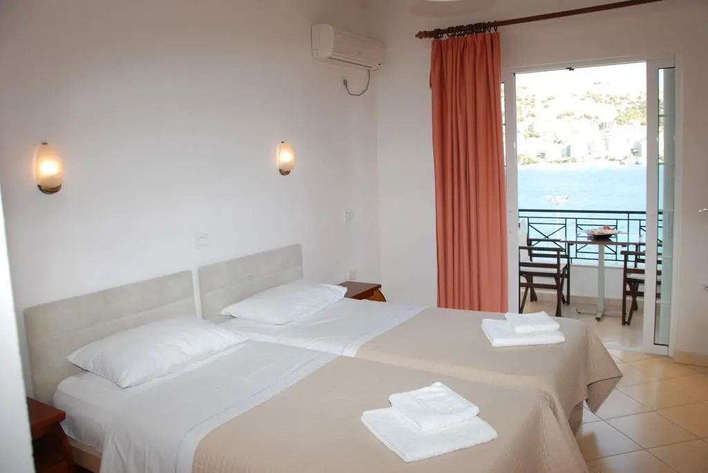 Standard Double room with sea view (twin beds)