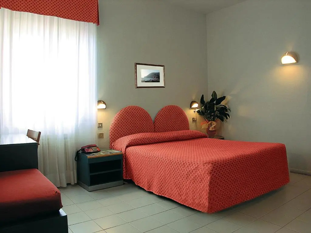 Hotel Palme - Tap to explore photos