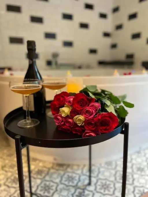 Vénus Love Room Jacuzzi en toute intimité