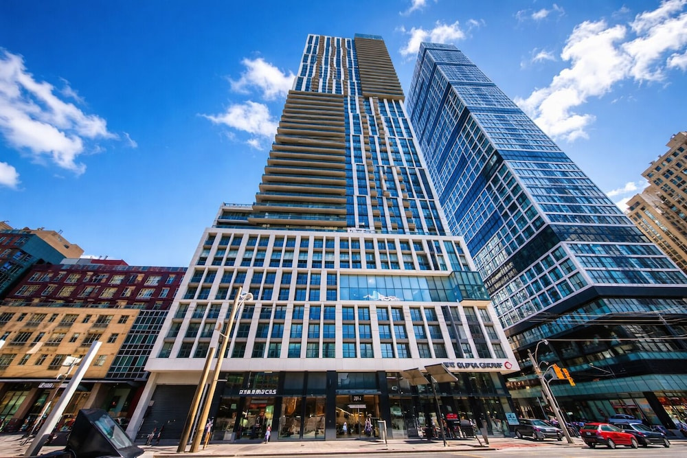 Casa Suites - Downtown Toronto