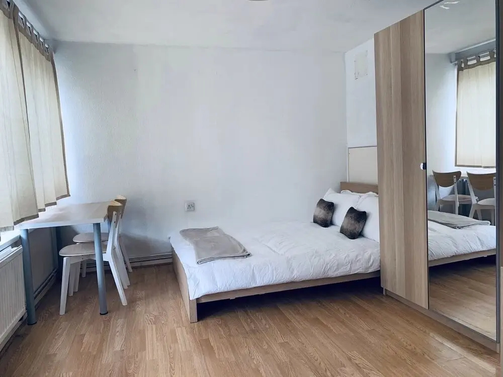 EastEnd Rooms