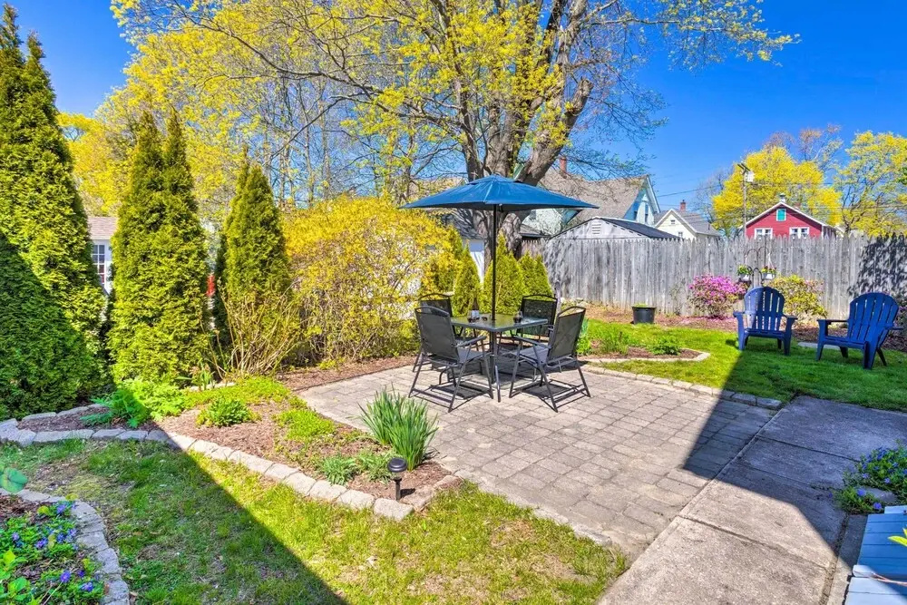 Mystic Refuge w/ Patio < 1 Mi to Downtown!