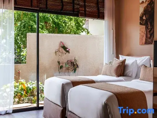 Double Studio with garden view (twin beds)