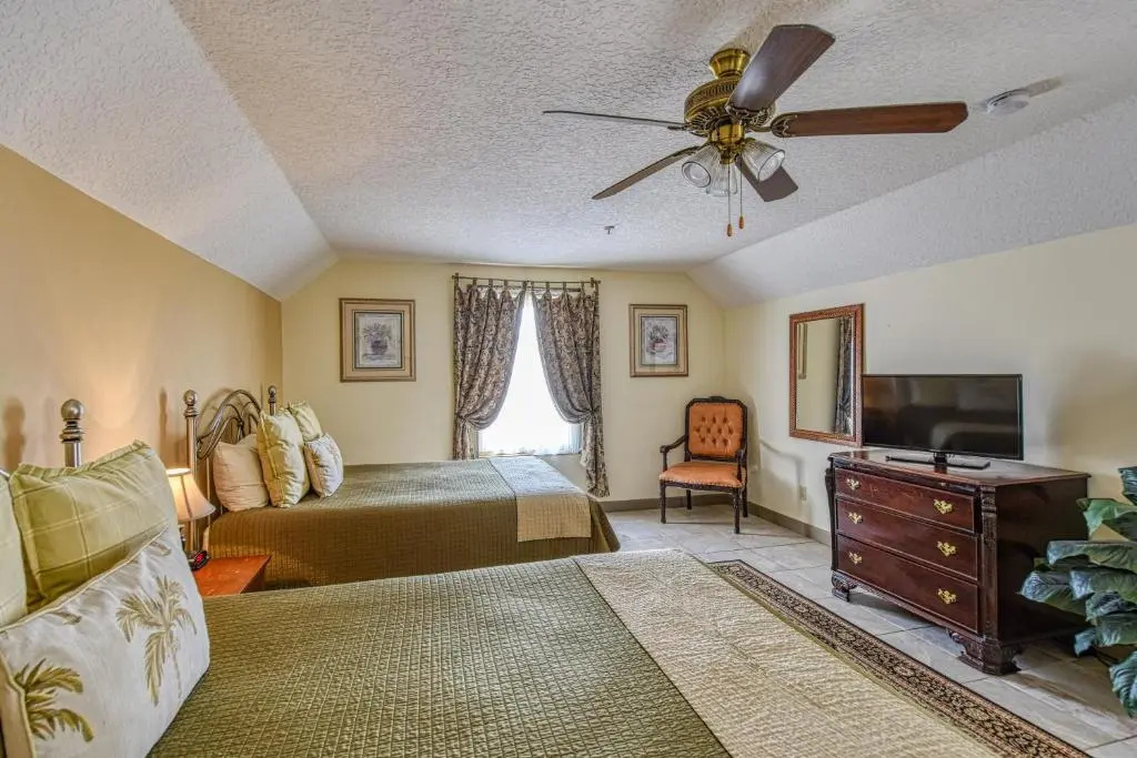 Standard Quadruple room