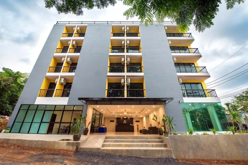 Yamin Seaview Hotel — фото