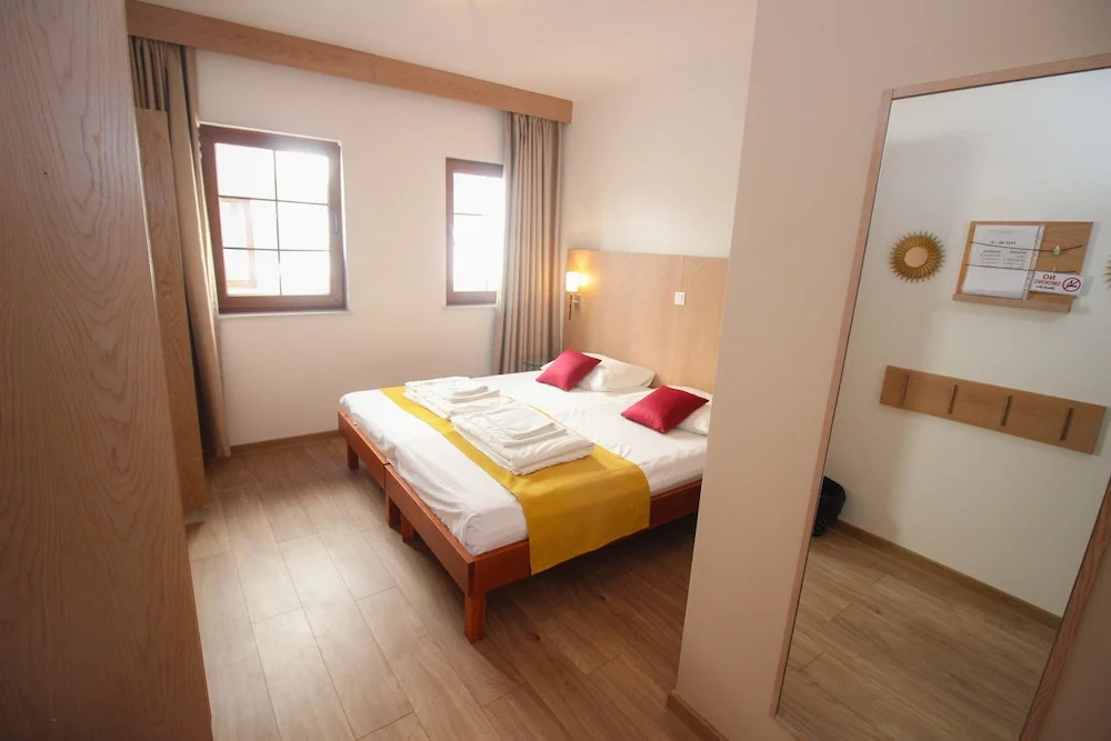 Standard Double room with city view (full double bed)