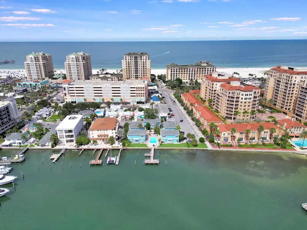 Beach 2 Blocks Away Heated Pool Waterview Suite