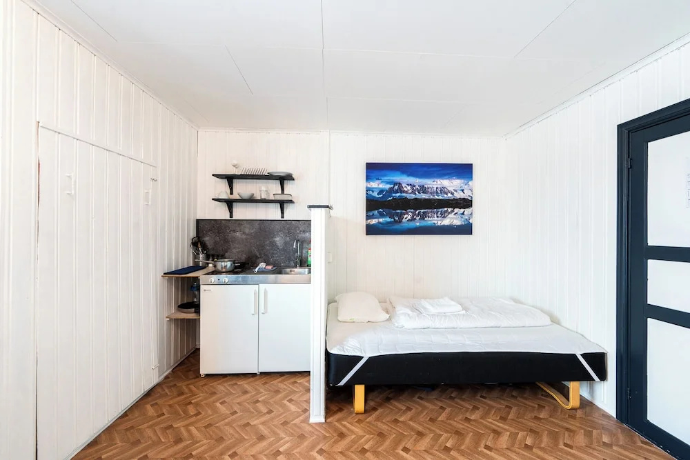 Double room (full double bed)