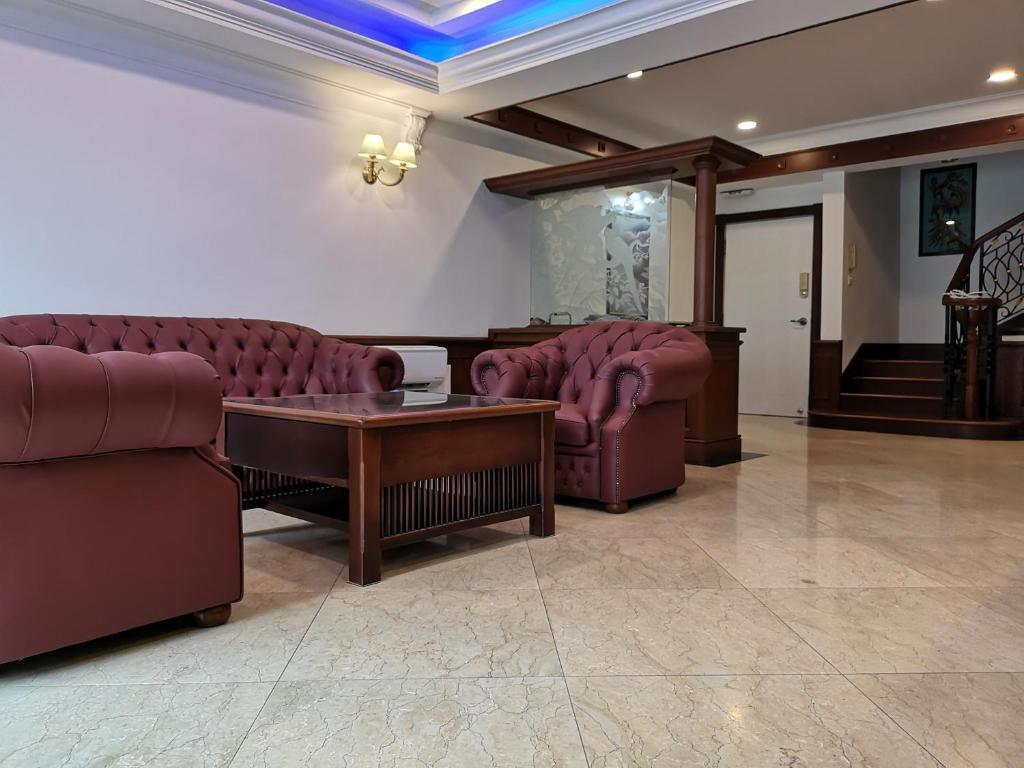 Marina Court Luxury Penthouse