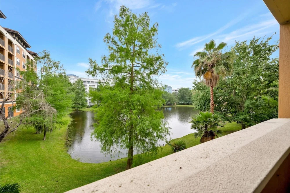 2BR With Jacuzzi Arcade 10 Mins to Parks
