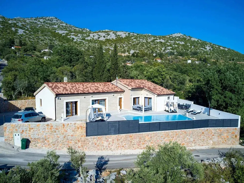 Villa in Starigrad With Heated Pool