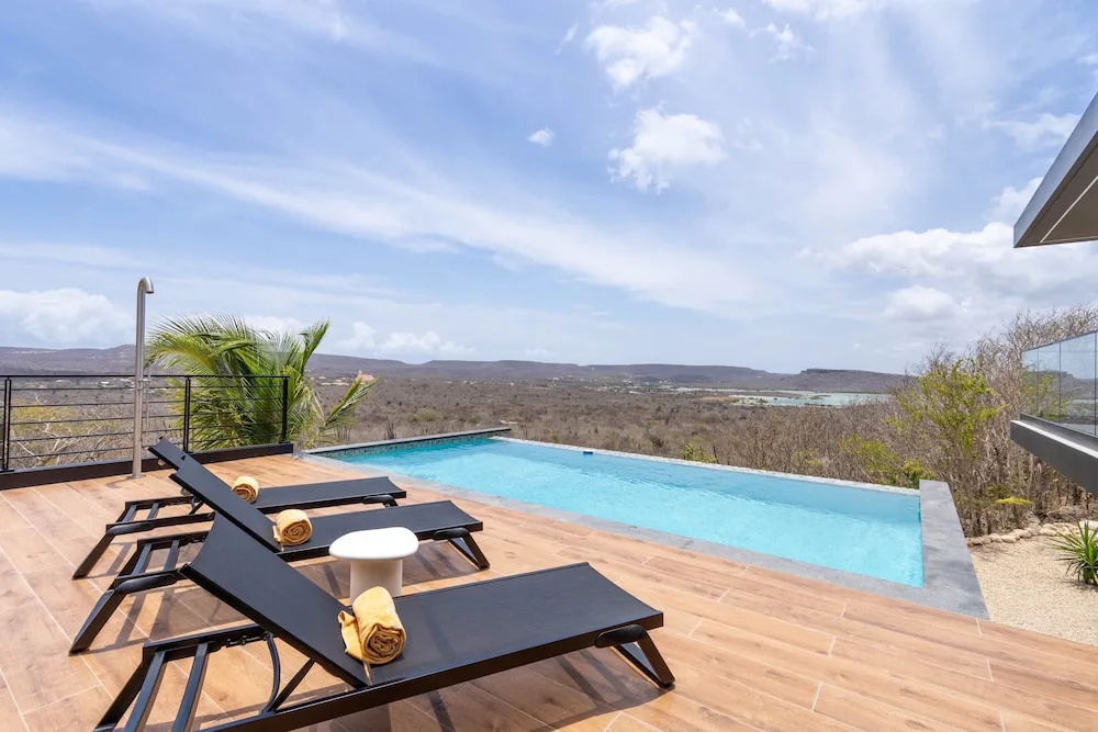 Sunrise Paradise at Coral Estate