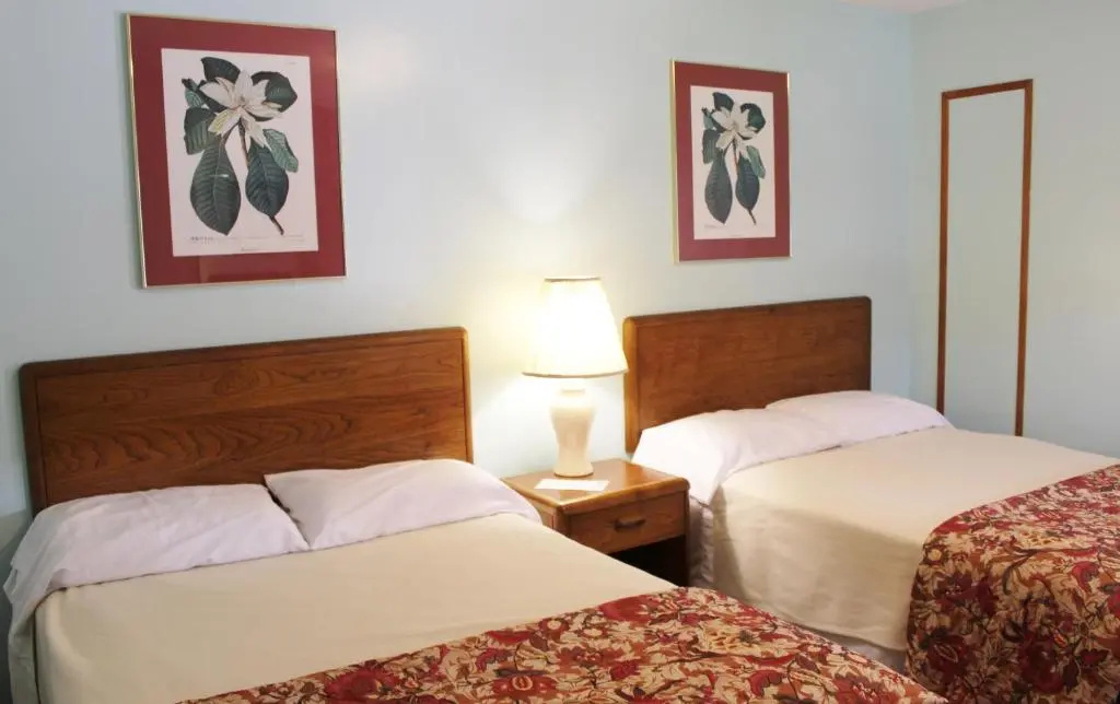 Barberry Court Motel