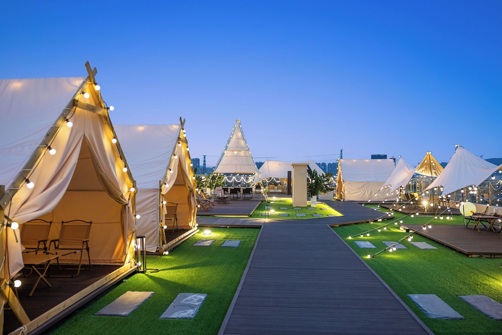 Hampton by Hilton Guangzhou Xintang Railway Station