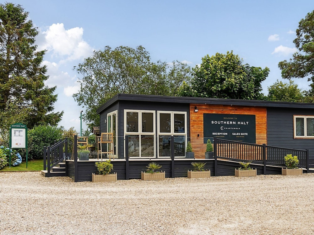 20 Meadow Retreat