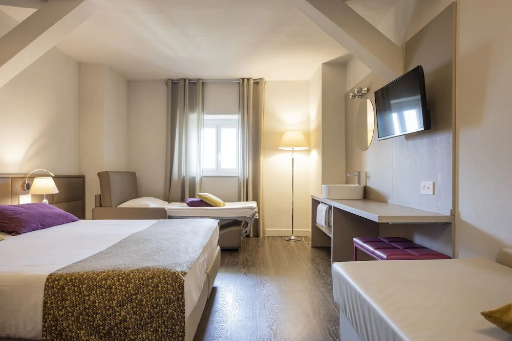 Hotel Alexandra by null