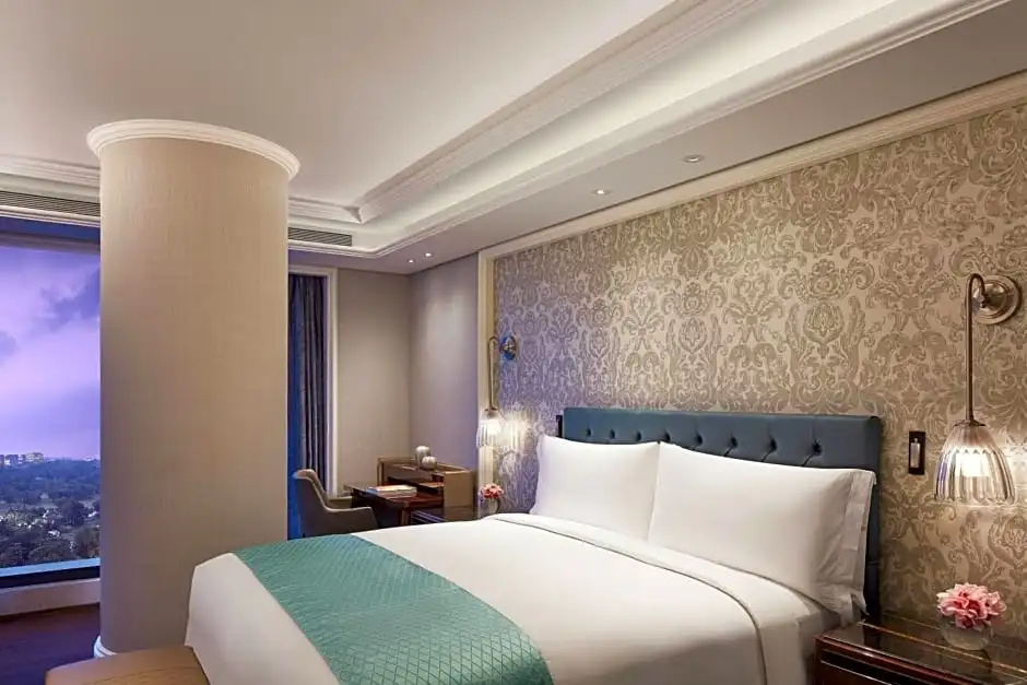 Executive Double Club Suite (full double bed)