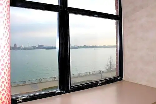 Roberts Riverwalk Urban Resort Hotel - Chambres