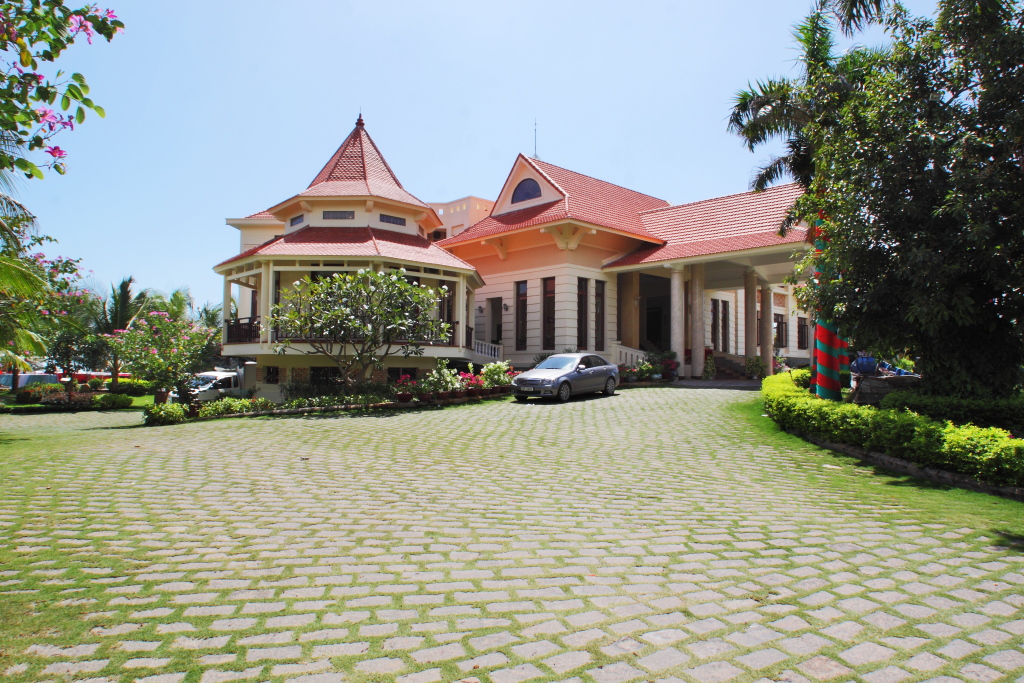Golden Coast Resort & Spa