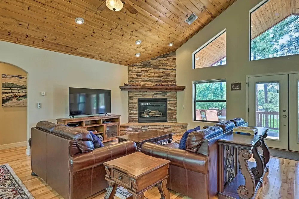 Serene Lakeside Cabin w/ Decks + Edler Lake Views!