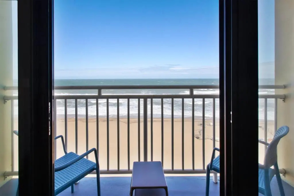 Holiday Inn Express & Suites VA Beach Oceanfront by IHG - Chambres