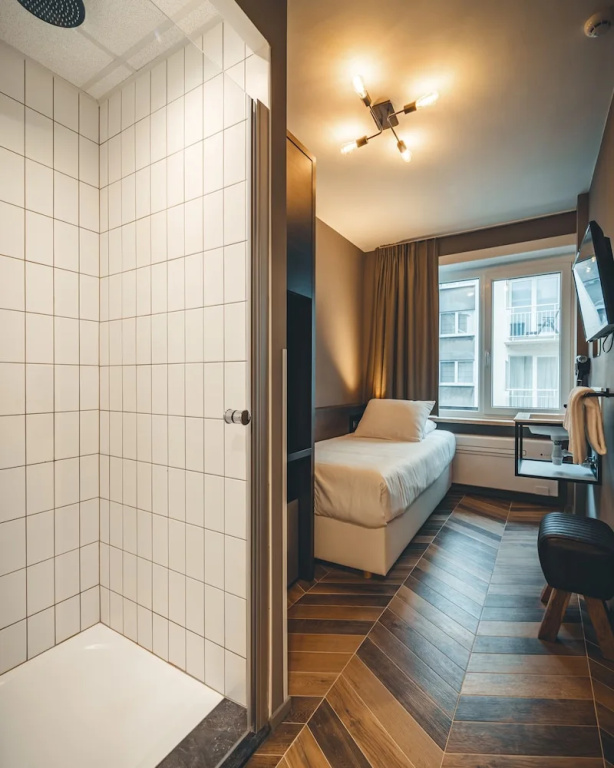 Comfort room