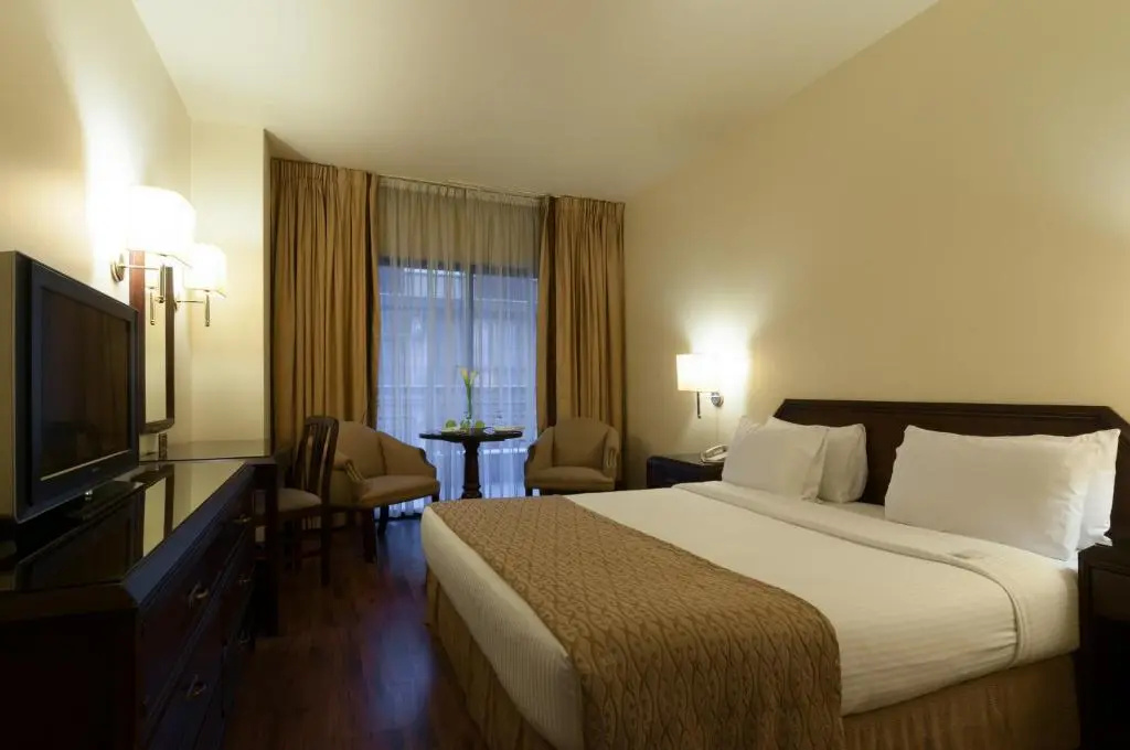 Deluxe Double room (full double bed)