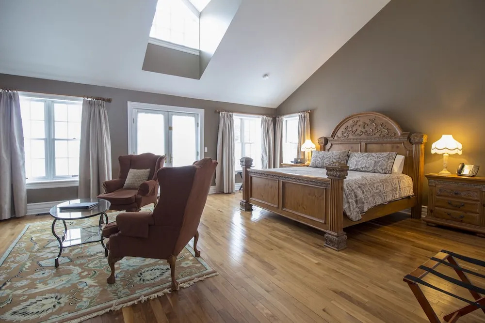 Superior Double Cottage (full double bed)