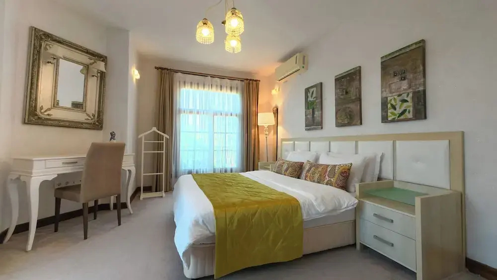 Deluxe Suite with balcony
